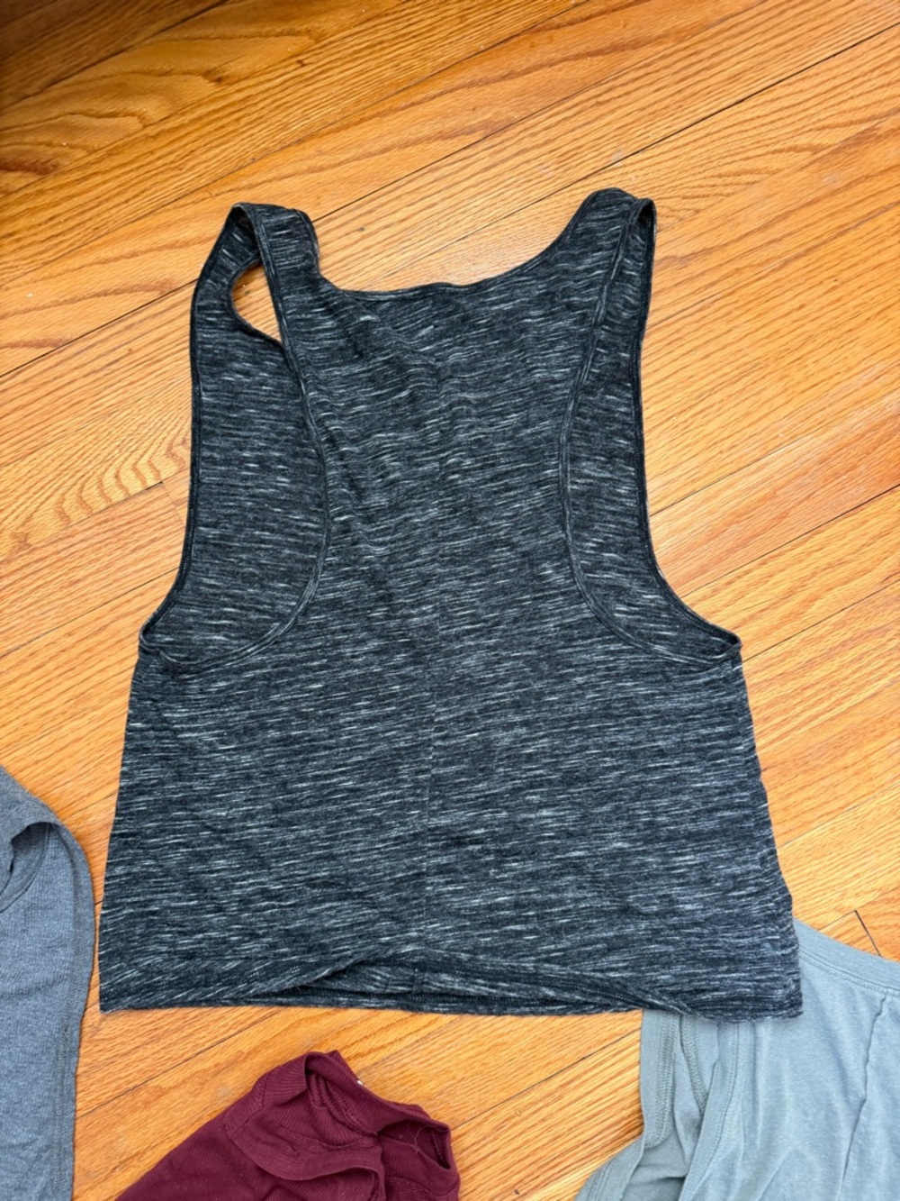 Alo Yoga Tank Tops Set of 4 Size small - Picture 5 of 5